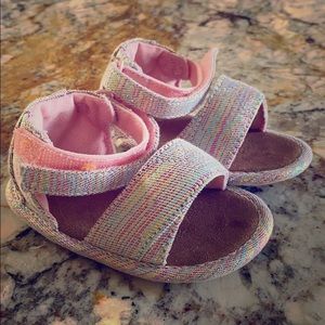 Toms Tiny Size 4 (18-24 Months)